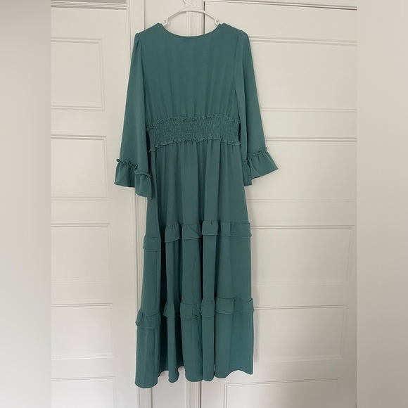Simplee women’s size medium dress - Picture 2 of 5